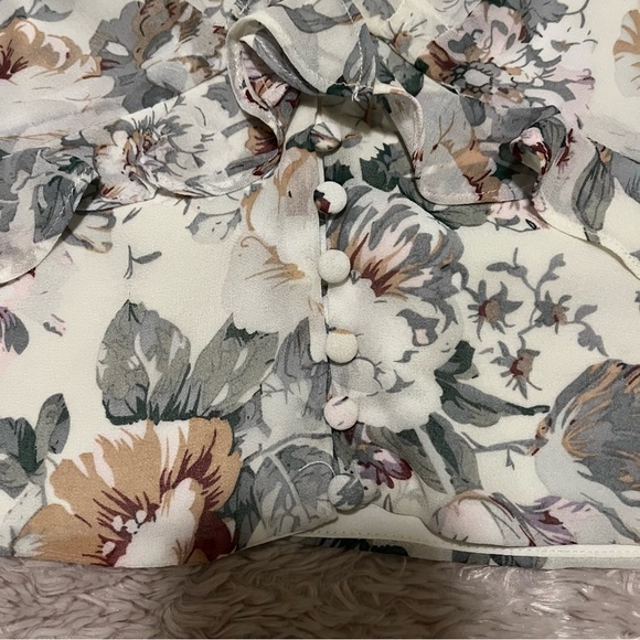 Revolve/Bardot floral long sleeve ruffled blouse - Picture 9 of 14